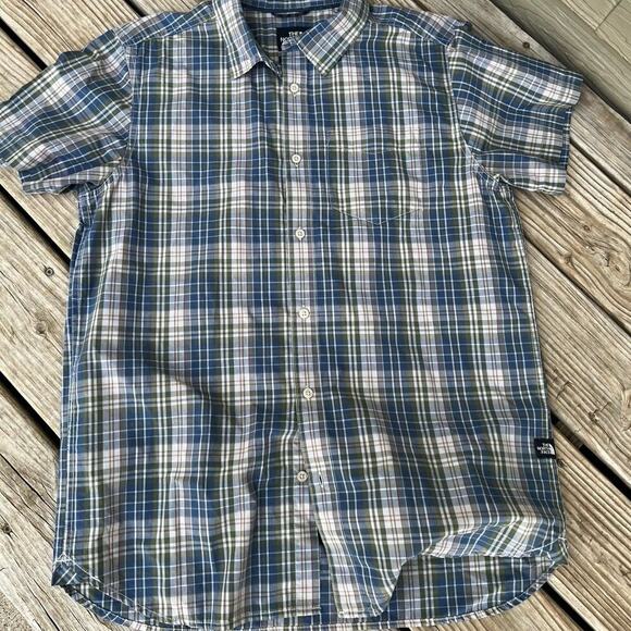 North Face men’s size L, plaid button down shirt, short sleeves - Picture 2 of 5